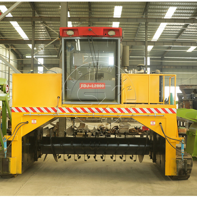 2400 Máquina de torneamento de composto de tipo Crawler perfeita para compostagem em larga escala