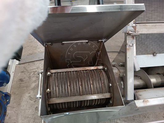 Separador sólido-líquido de tela inclinada 700 kg Peso ideal para tratamento de esgoto ao ar livre