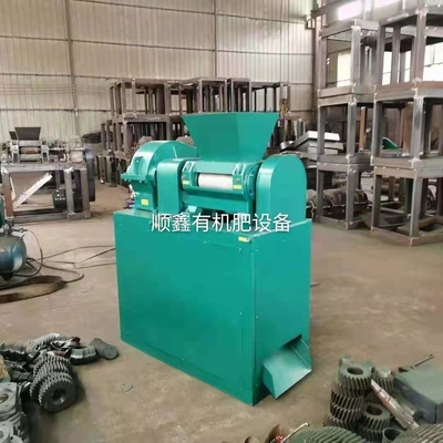 700 kg Peso YSX Máquina de compressão de rolos duplos granulador de fertilizantes